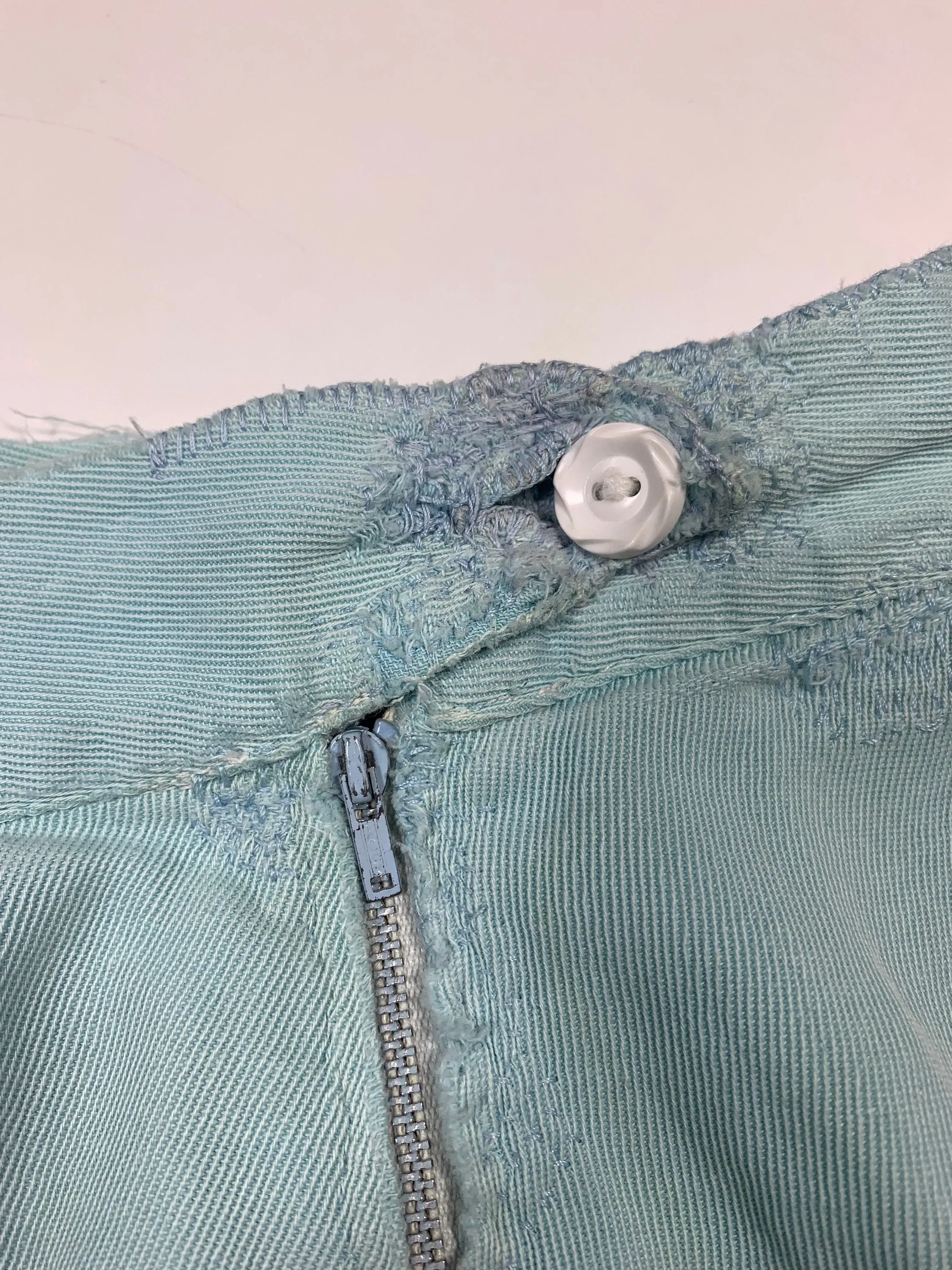 1940s Eggshell Blue Patch Pedal Pushers - Small, 26"