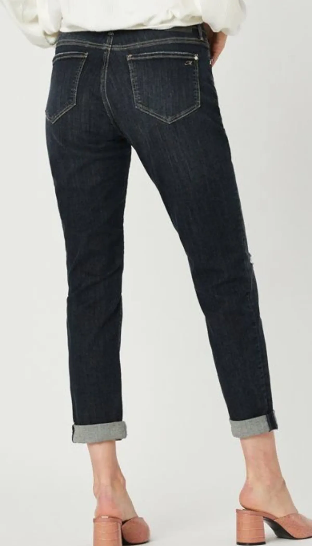 Ada Smokey Ripped Vintage