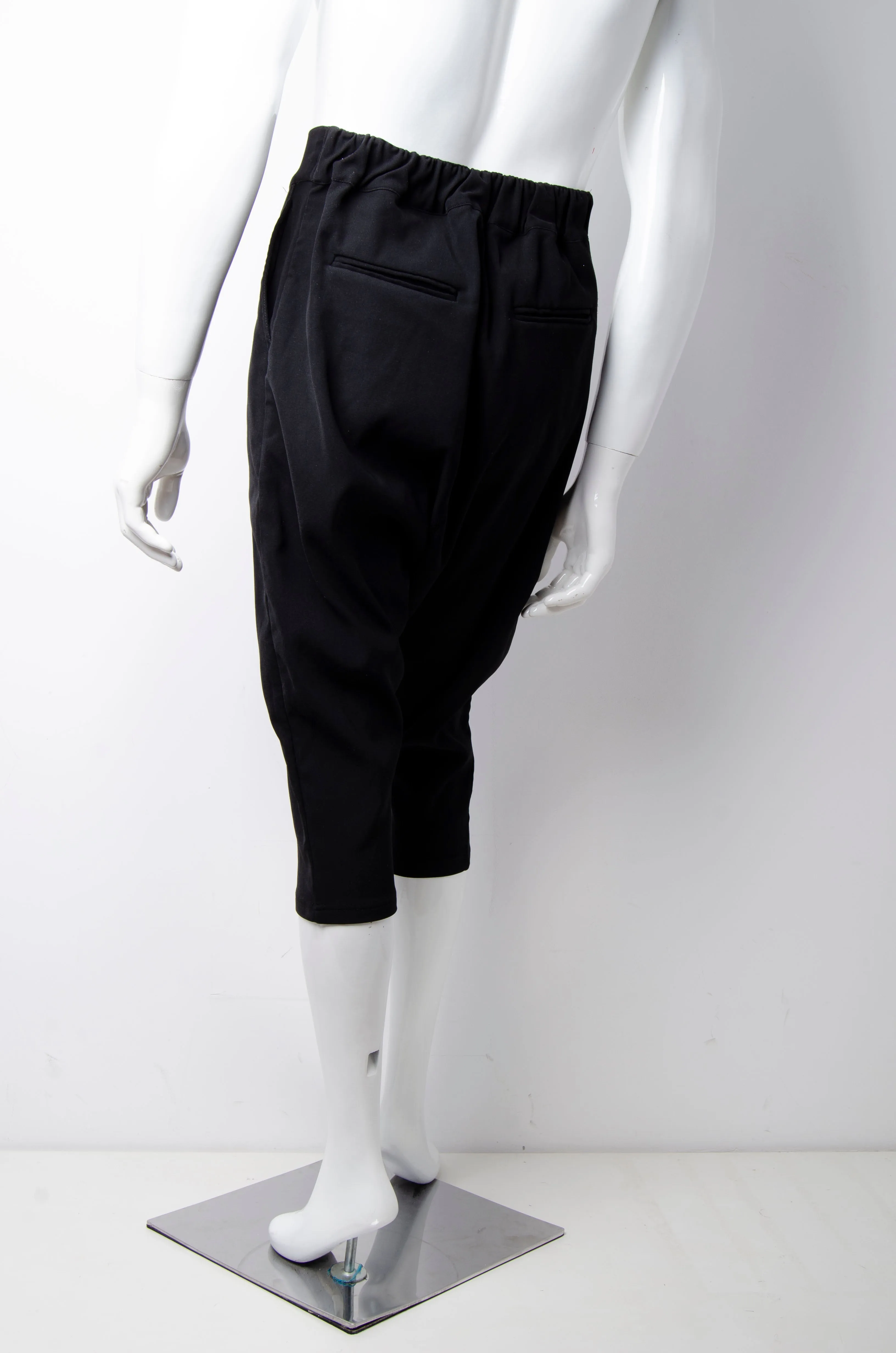 Black Capri Trouser