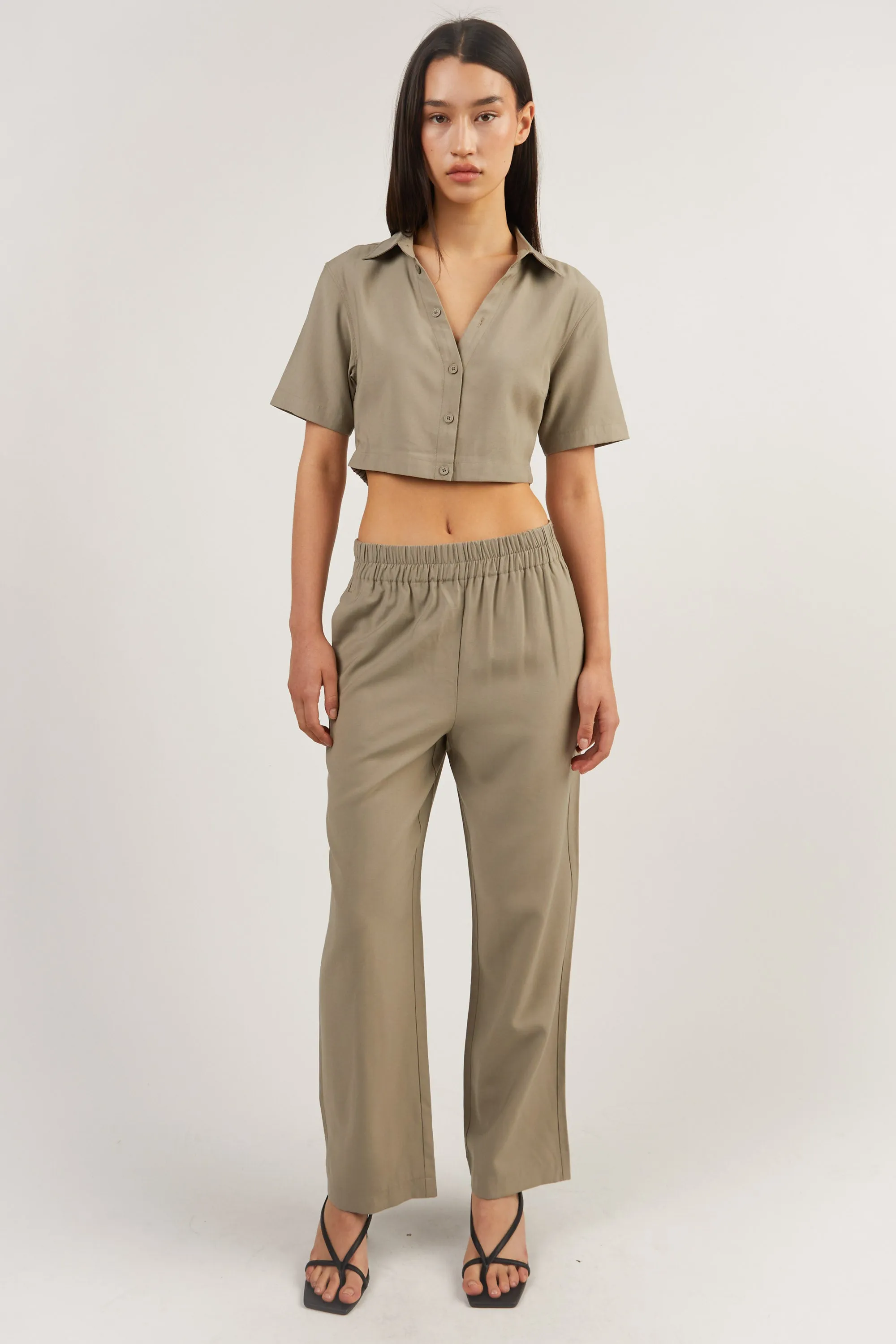 ELASTIC WAIST STRAIGHT LEG PANT