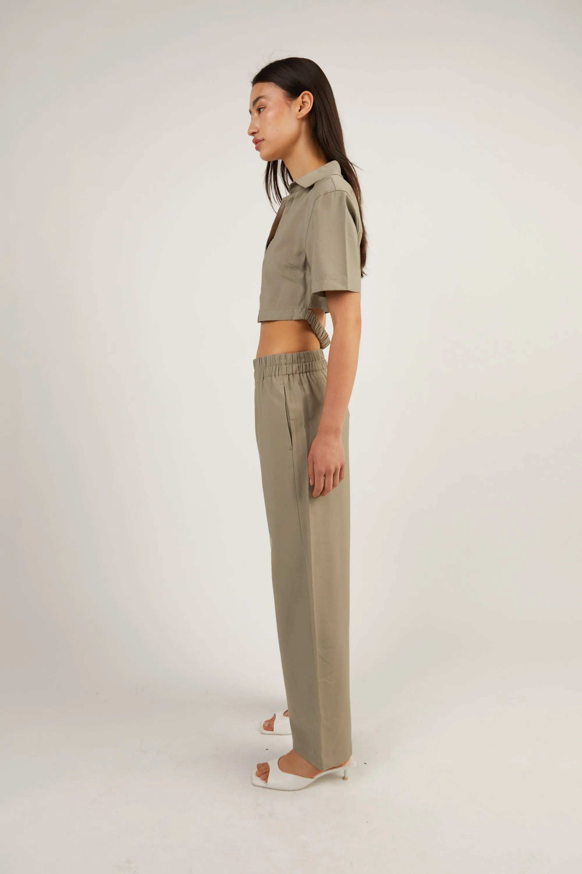 ELASTIC WAIST STRAIGHT LEG PANT
